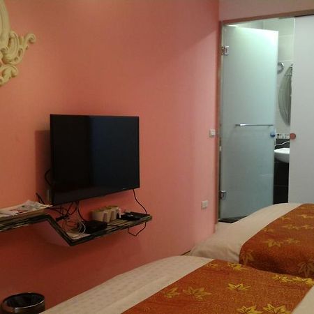 Eight View Hotel Luodong Bagian luar foto
