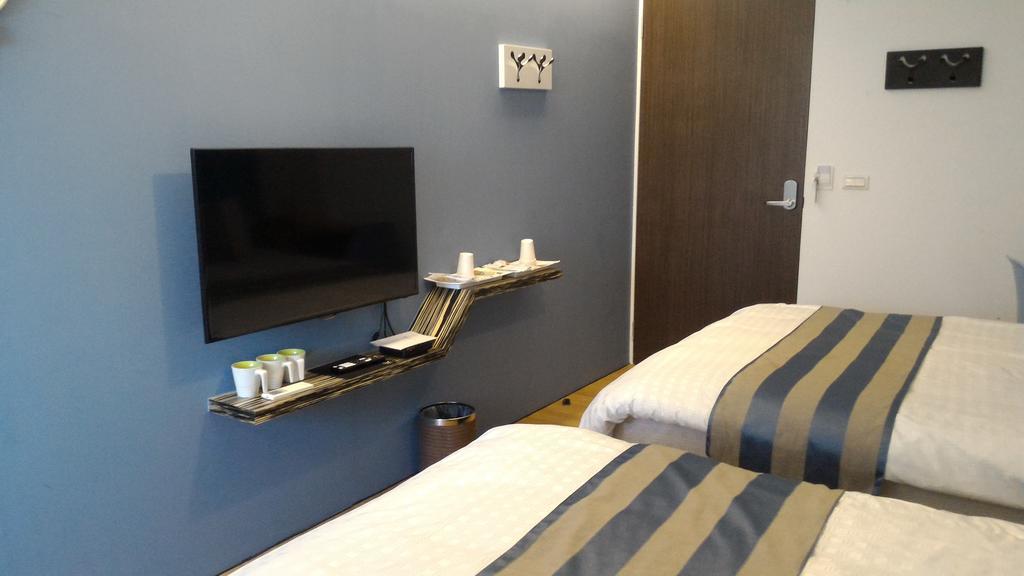 Eight View Hotel Luodong Bagian luar foto
