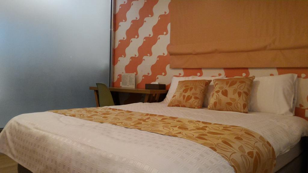 Eight View Hotel Luodong Bagian luar foto