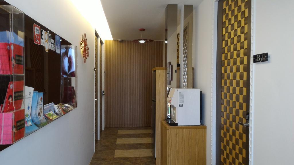 Eight View Hotel Luodong Bagian luar foto